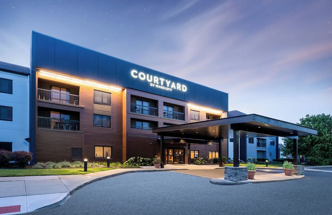 Courtyard Columbus Airport-1